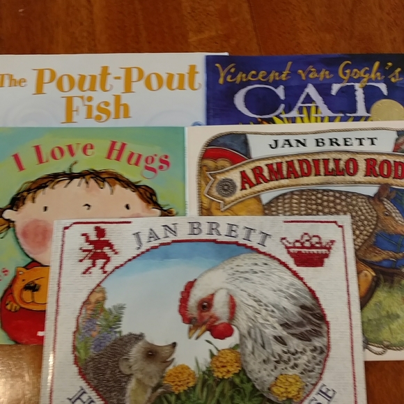 Scholastic Other - 5 CHILDREN'S PAPERBACK BOOKS